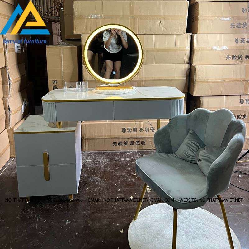 ban-trang-diem-den-led-go-cong-nghiep-boc-da-BTD-05-2.jpg Bàn trang điểm đèn led gỗ công nghiệp bọc da BTD-05