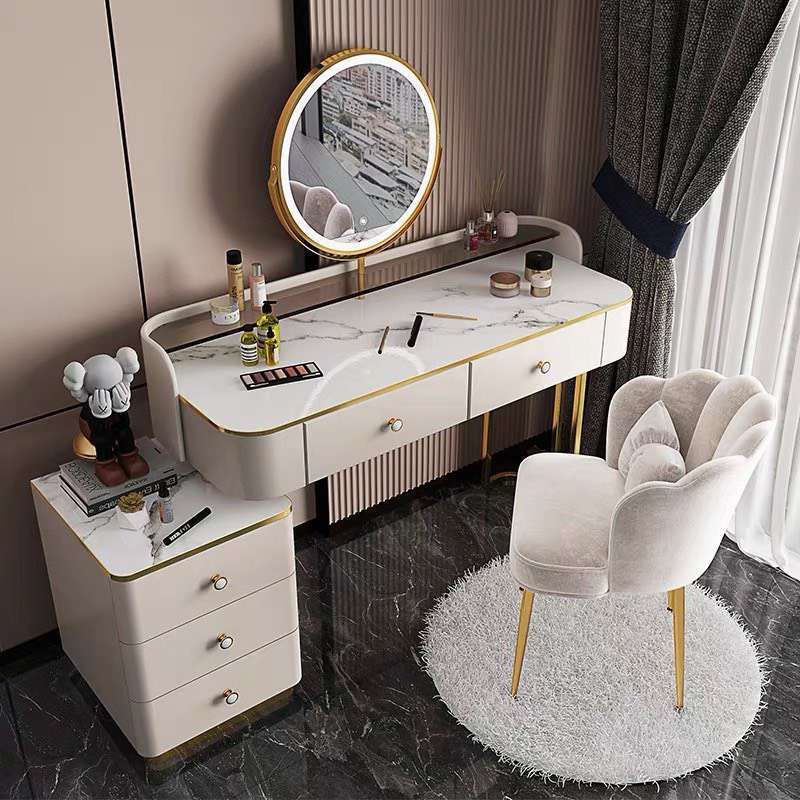 Bàn trang điểm gương gấp - người bạn đồng hành cùng các nàng làm đẹp