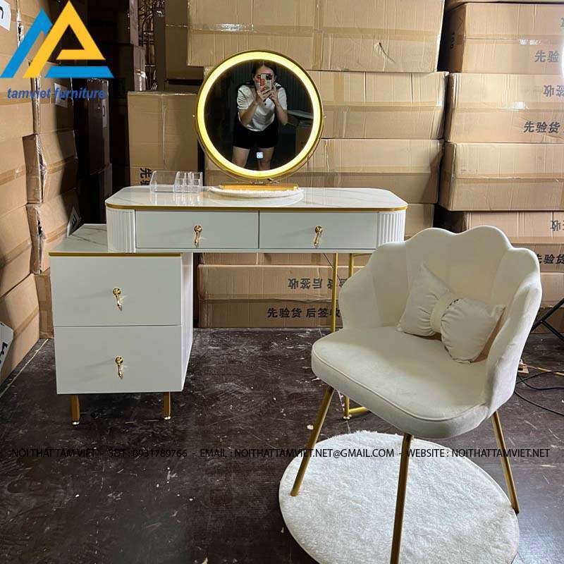 Những kinh nghiệm chọn bàn trang điểm màu trắng đẹp mê ly