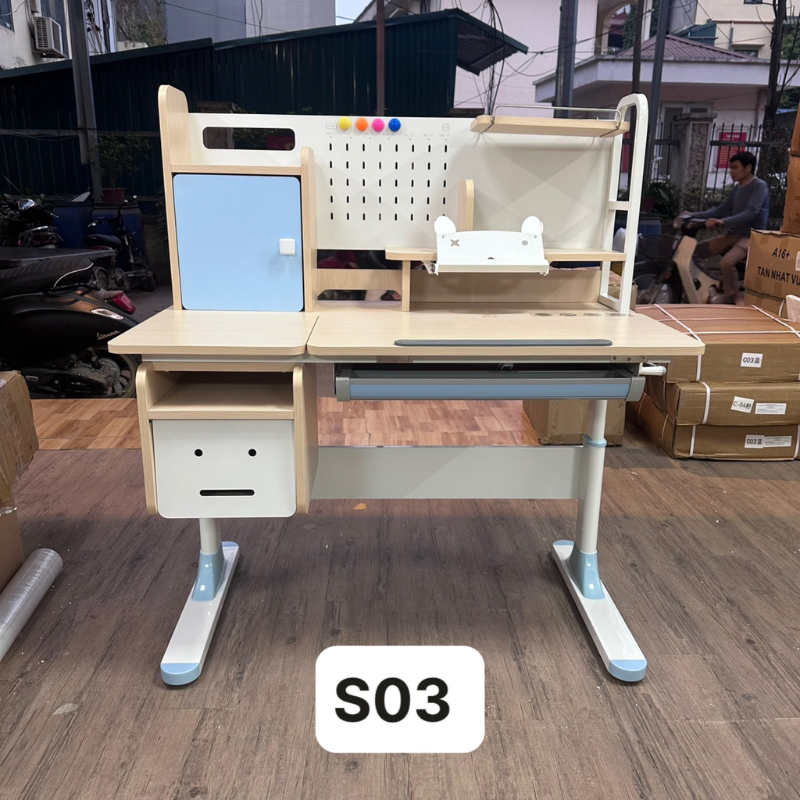 Bàn học  cho bé chống gù chống cận BHS03