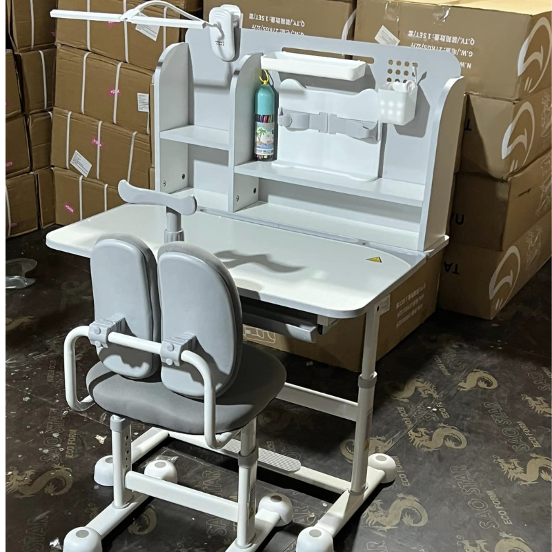 Bàn học cho bé chống gù , chống cận BHM8