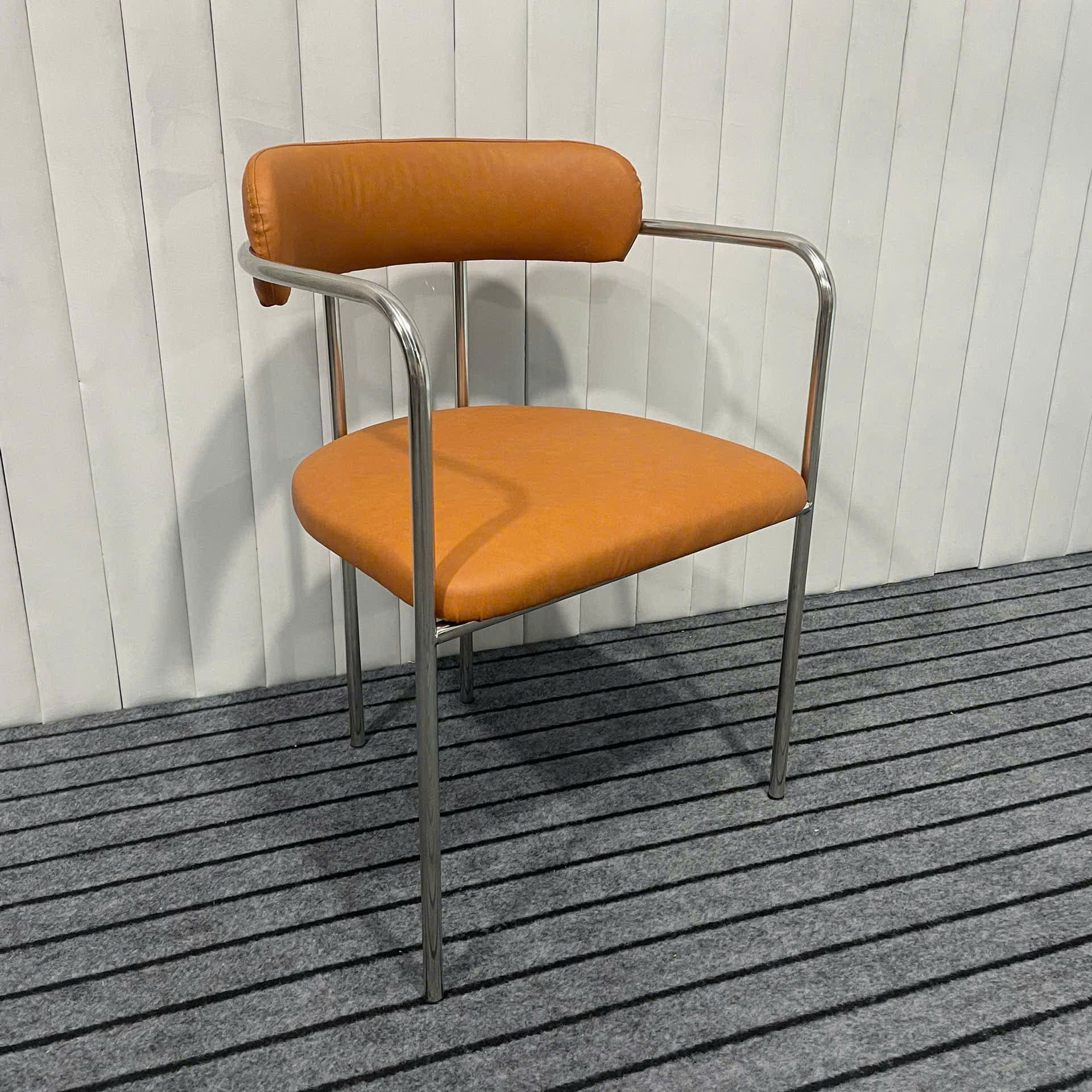 Ghế nhà hàng chân inox bọc da GC 07